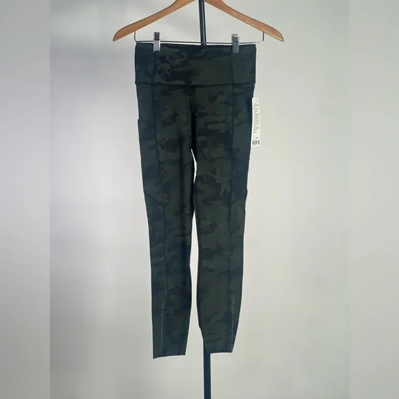 NWT Lululemon Fast & Free 7/8 Tight II *Nulux 25" size 6 - Picture 5 of 5